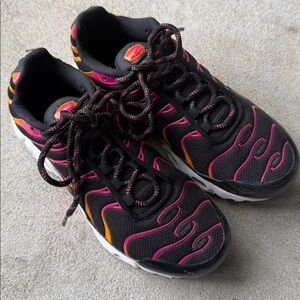 Nike Air Max Plus GS Sneakers with Pink & Orange Flame Design